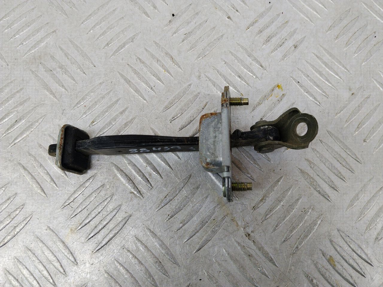 ограничитель открывания двери Subaru Outback 2 поколение 2001, 2.0 л., EJ20 (Turbo), бензин, универсал - фото №1