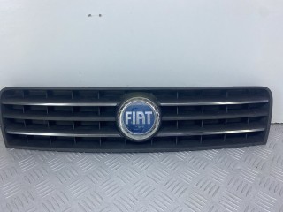 решетка радиатора Fiat Punto 2 поколение [рестайлинг] 2005, 1.2 л., 188 A4.000, бензин, МКПП, черный, хетчбэк 3 дв., передний привод, 46849441