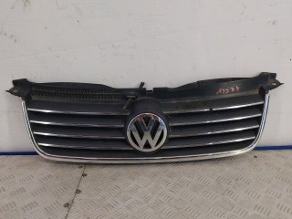 решетка радиатора Volkswagen Passat B5 [рестайлинг] (2000 - 2005), 3B0853651
