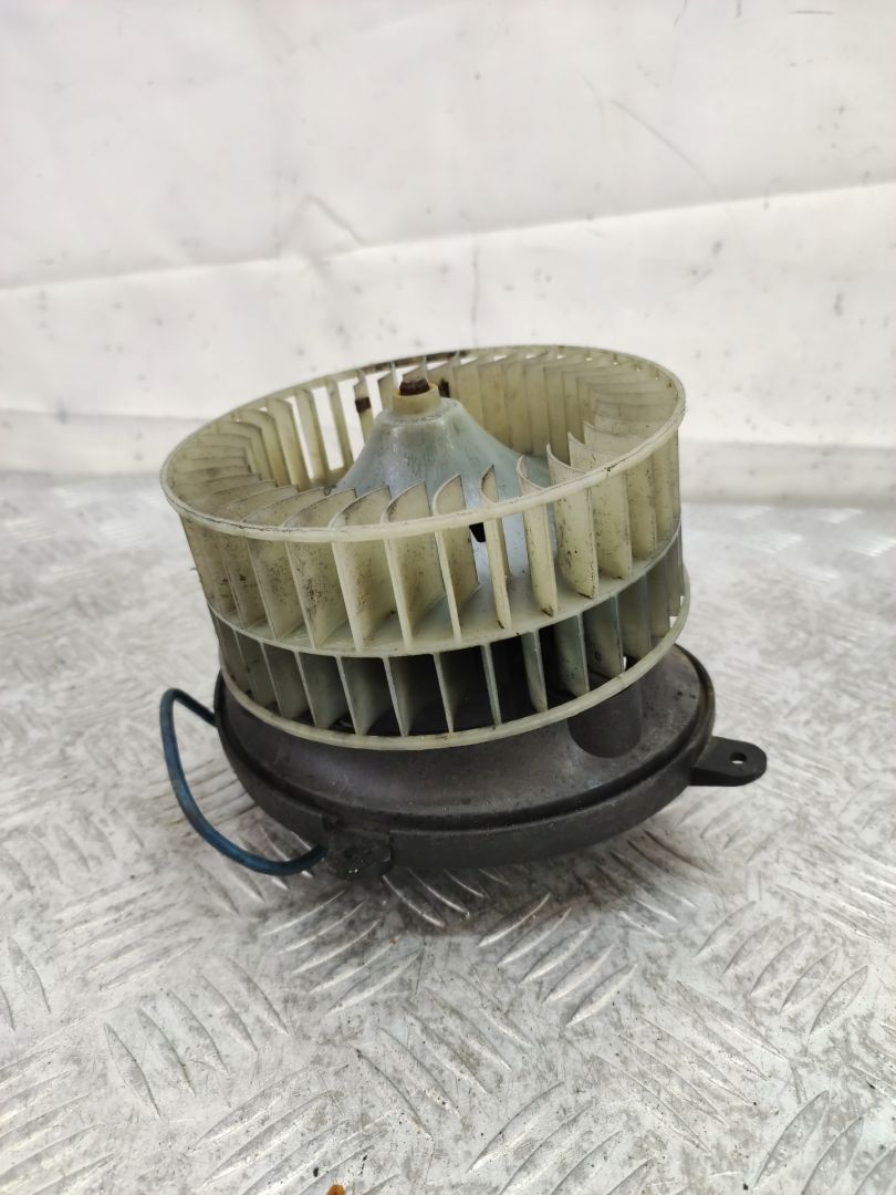 моторчик печки Mercedes-Benz E-Класс W210/S210 (1995 - 1999), 2108206210, 9140010263 - фото №1