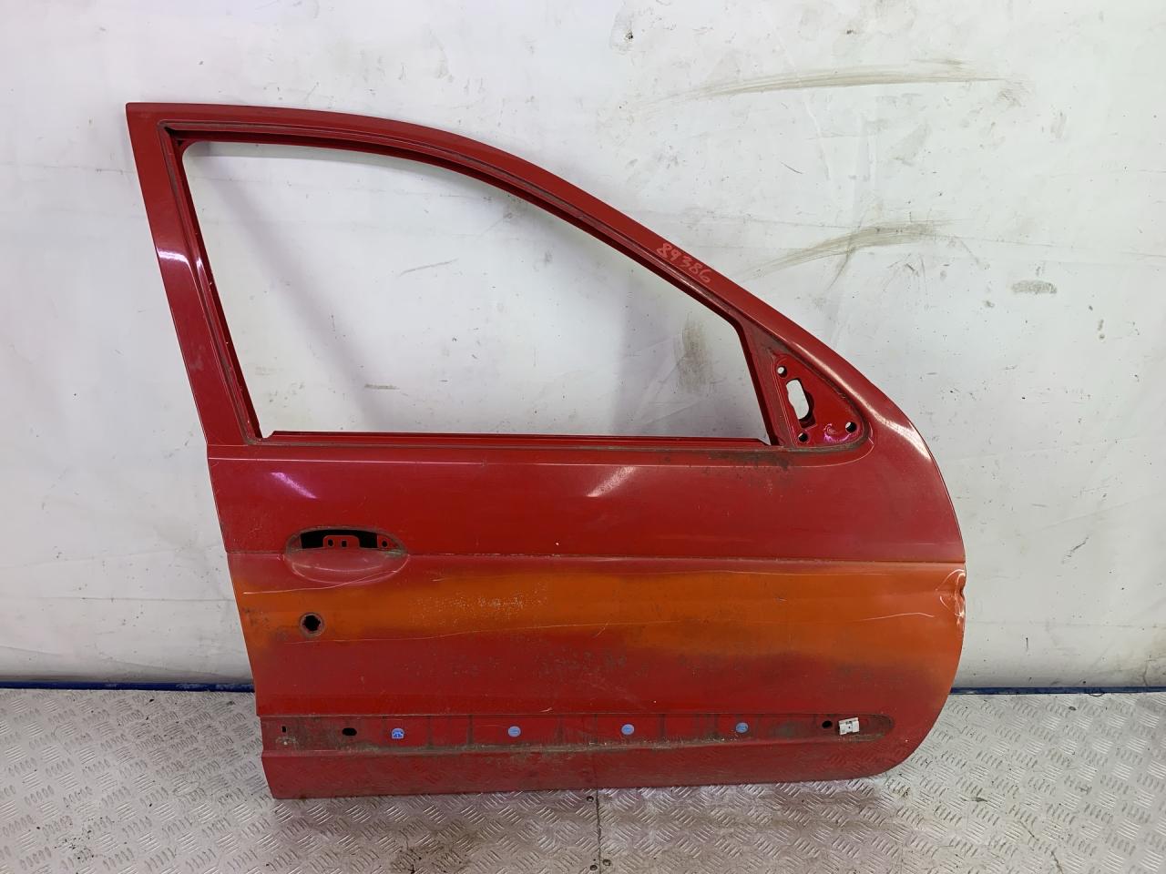 дверь передняя правая Renault Megane 1 поколение 1998, 1.6 л., K4M 720, бензин, МКПП, хетчбэк 5 дв. - фото №1