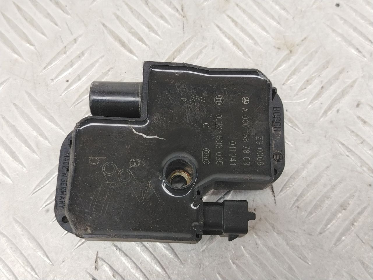 катушка зажигания Mercedes-Benz C-Класс W203/S203/CL203 W203.061 2001, 2.6 л., M 112.912, бензин, МКПП, седан, A0001587803, 0221503035 - фото №1