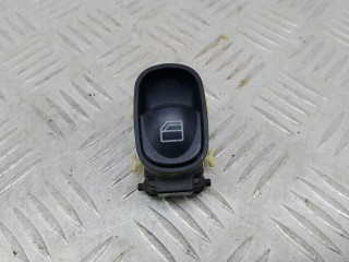 кнопка стеклоподъемника двери задней левой Mercedes-Benz C-Класс W203/S203/CL203 2003, 2.7 л., дизель, универсал, задний привод, A2038200210