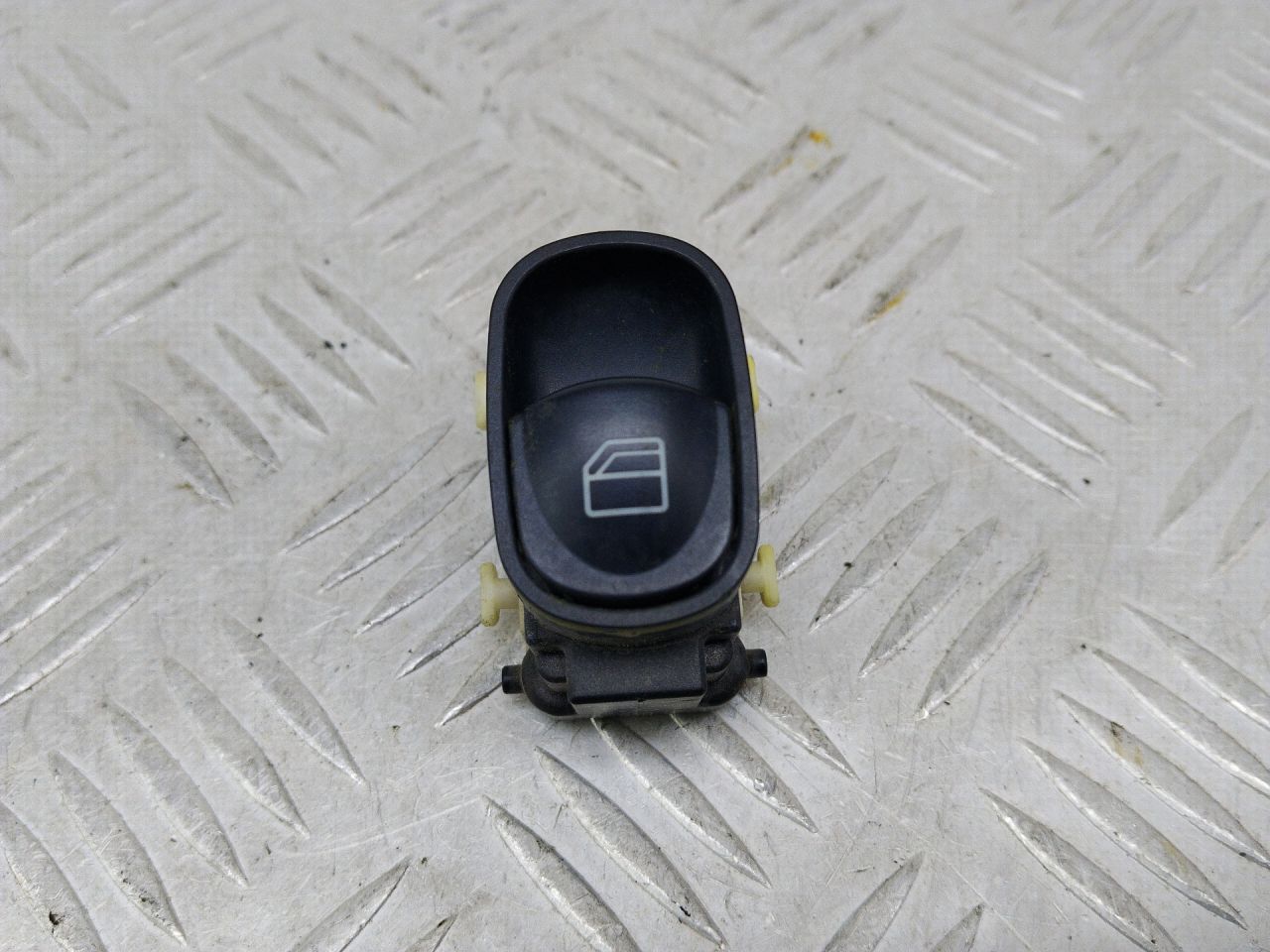 кнопка стеклоподъемника двери задней левой Mercedes-Benz C-Класс W203/S203/CL203 2003, 2.7 л., дизель, универсал, задний привод, A2038200210 - фото №1