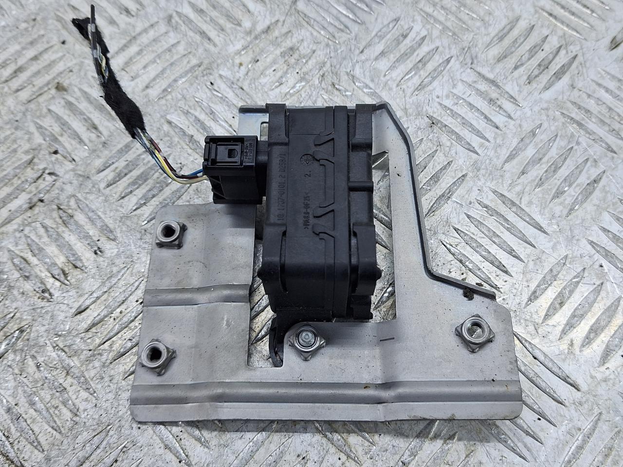 датчик ускорения BMW 3 серия E90/E91/E92/E93 2005, 2.5 л., N52 B25 AF, бензин, МКПП, серый, седан, задний привод, 10170103253, 3452676276907 - фото №1