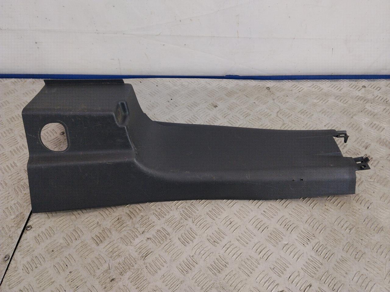 обшивка стойки центральной правой Mercedes-Benz Vito W639 2006, 3.2 л., M 112.951, бензин, АКПП, черный, задний привод - фото №1