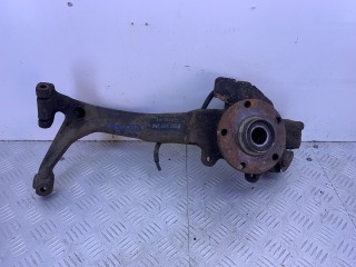 кулак поворотный правый Audi A4 B5 1997, 1.6 л., AHL, бензин, МКПП, универсал, 8D0407258