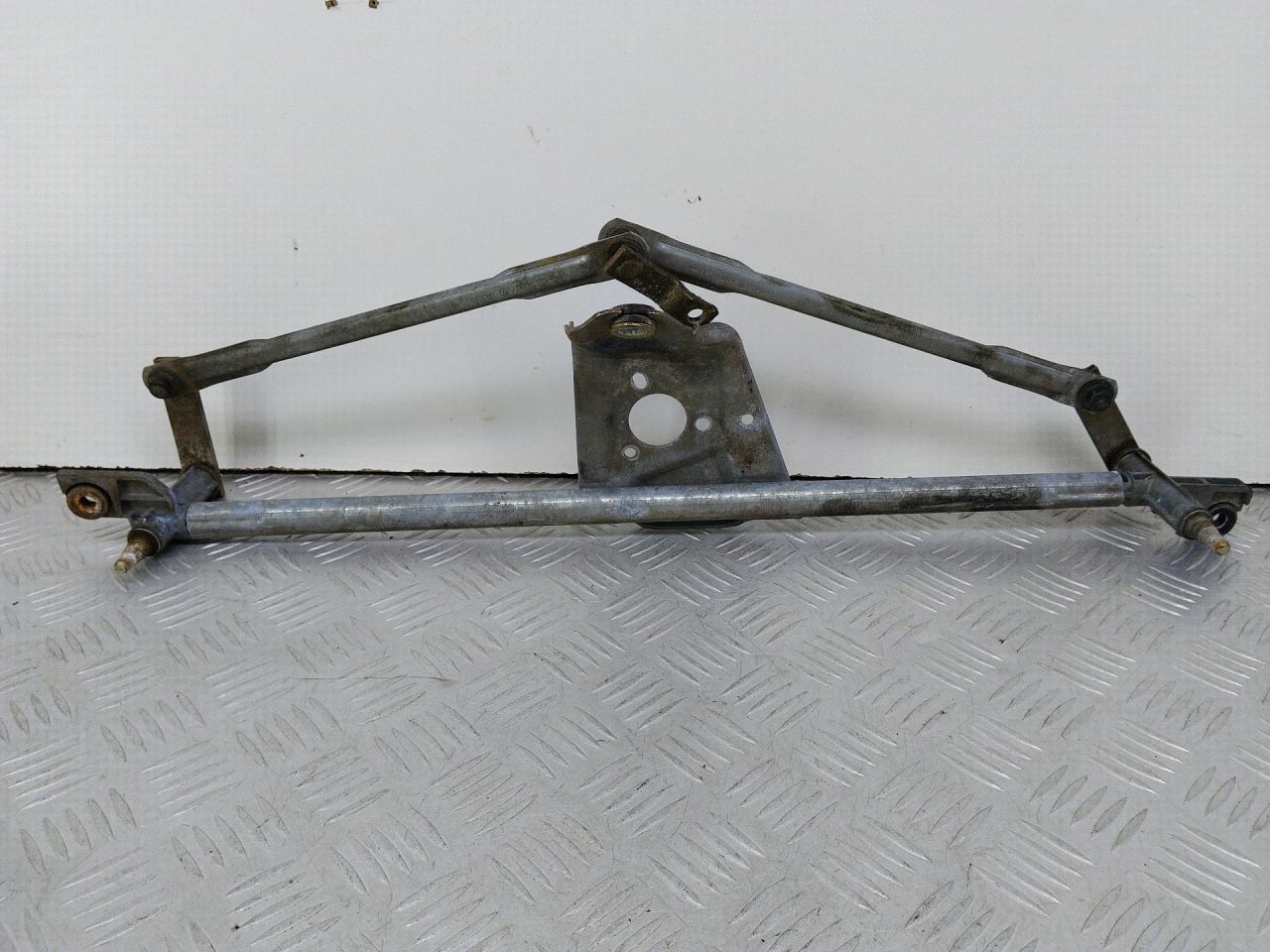 механизм стеклоочистителя (трапеция дворников) Volkswagen Golf 3 поколение 1999, 1.8 л., ANN, бензин, зеленый, кабриолет, передний привод, 1H0955325, 1H1955603, 1H1955216 - фото №1