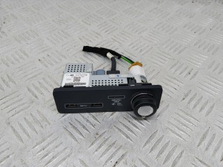 разъем AUX / USB Land Rover Range Rover Sport 2 поколение [рестайлинг] (2017 - 2020), 2.0 л., гибрид, АКПП, серый, внедорожник 5 дв., полный привод, JPLA19E110BB