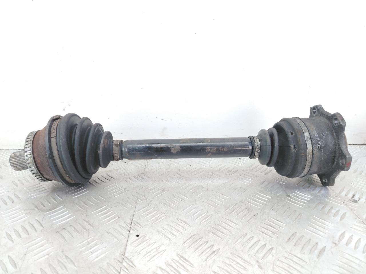 полуось передняя правая (приводной вал, ШРУС) Volkswagen Passat B5 2000, 1.9 л., дизель, зеленый, универсал, передний привод, 8D0407272BC - фото №1