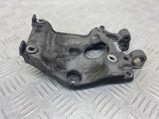 кронштейн компрессора кондиционера Ford Focus 2 поколение 2005, 1.6 л., HHDA, дизель, МКПП, белый, универсал, передний привод, 9646719580