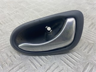 ручка внутренняя задняя правая Nissan Primera P12 2005, 1.9 л., дизель, МКПП, серебро, универсал, передний привод, 82670AV601, 82670AV600