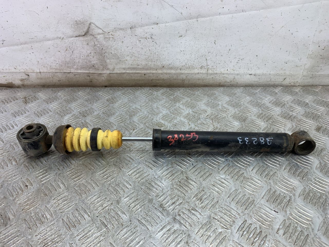 амортизатор задний Renault Laguna 2 поколение 2004, 1.9 л., дизель, МКПП, серебро, универсал, передний привод, 8200283393A - фото №1