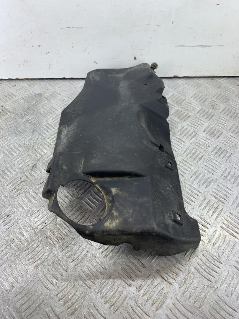 декоративная крышка двигателя Mercedes-Benz Vito W639 2010, 3.0 л., OM 642.990, дизель, АКПП, белый, микроавтобус, задний привод, 6420103667 - фото №1