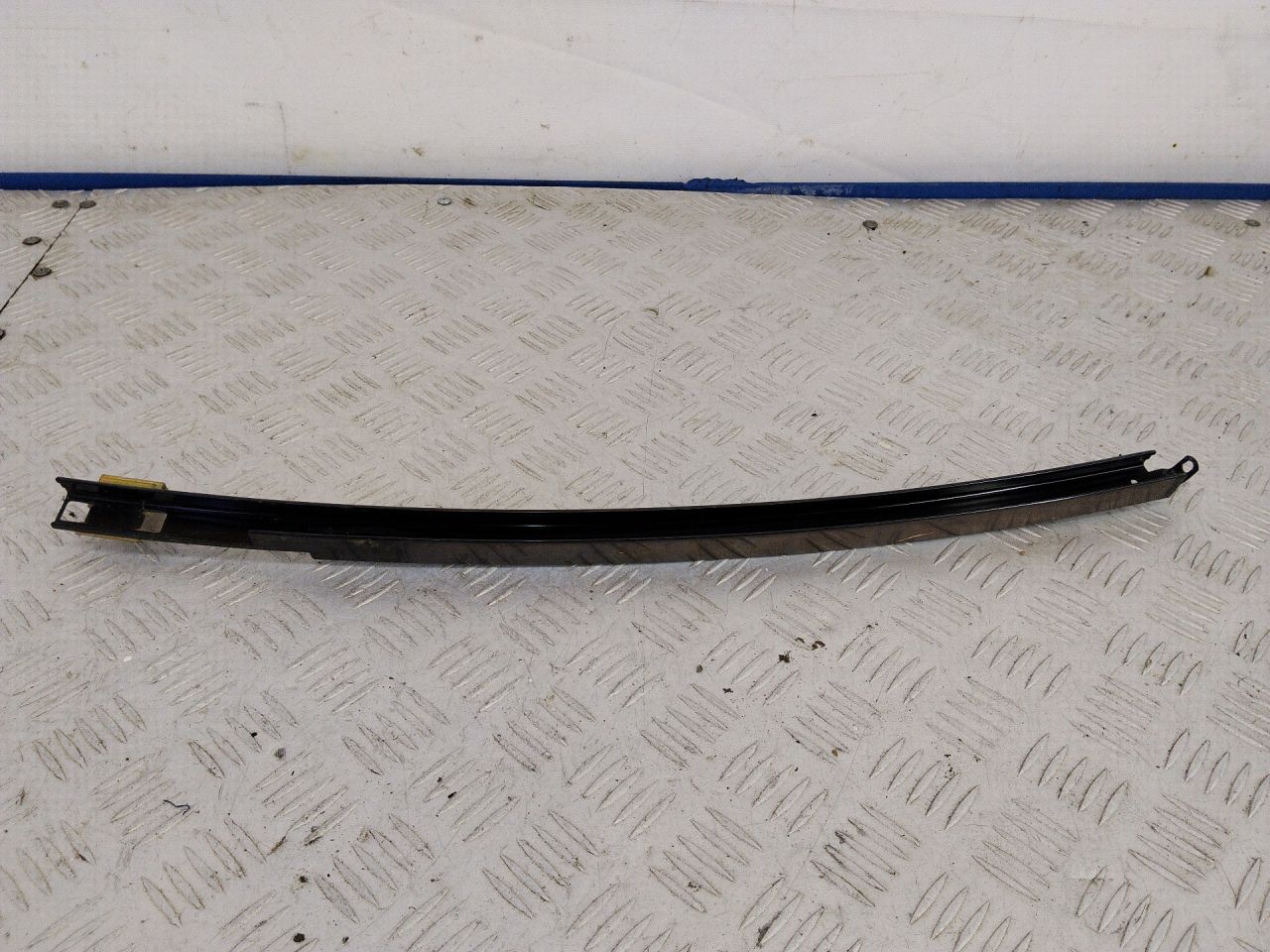 направляющая стекла задней левой Mercedes-Benz E-Класс W211/S211 2004, 3.2 л., OM 648.961, дизель, АКПП, черный, универсал, задний привод - фото №1