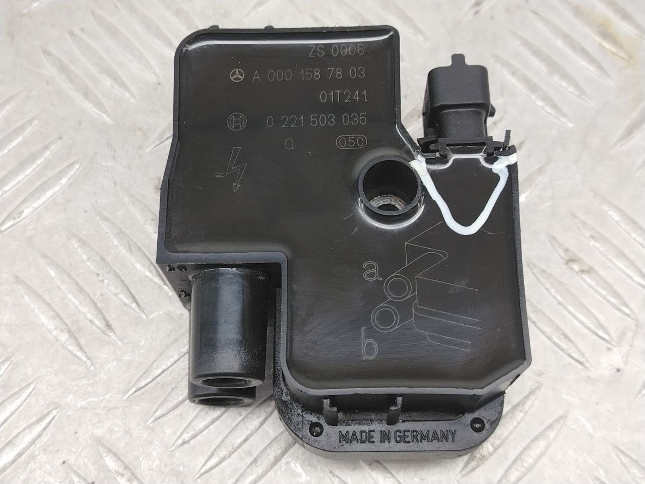катушка зажигания Mercedes-Benz C-Класс W203/S203/CL203 W203.061 2001, 2.6 л., M 112.912, бензин, МКПП, седан, A0001587803, 0221503035 - фото №1