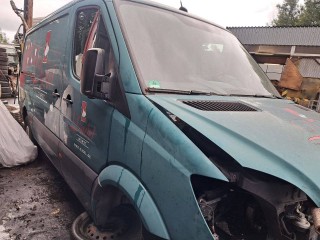 четверть передняя правая Mercedes-Benz Sprinter 2 поколение (W906) (2006 - 2014), 2.1 л., OM 651.955, дизель, МКПП, зеленый, задний привод