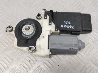 моторчик стеклоподъемника передний правый Volkswagen Bora 1 поколение 1J2 (1998 - 2005), черный, седан, передний привод, 1C1959802A