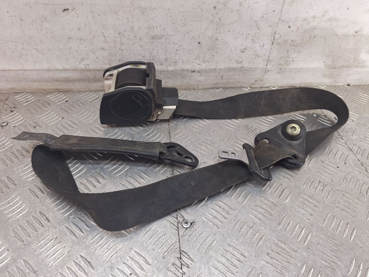 ремень безопасности Ford Transit 5 поколение 2003, 2.0 л., дизель, МКПП, белый, микроавтобус, передний привод, YC1AV611B08 - фото №1