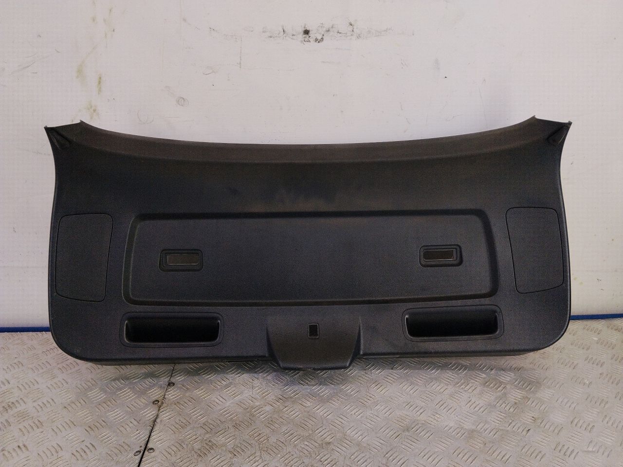 обшивка крышки багажника BMW X6 E71/E72 E71 (2007 - 2012), 4.4 л., N63 B44 A, бензин, АКПП, внедорожник 5 дв., полный привод, 10859510, 51497175859 - фото №1