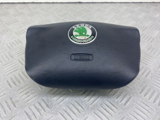 подушка безопасности водителя Skoda Octavia 1 поколение (A4) (1996 - 2000), 1U0880201
