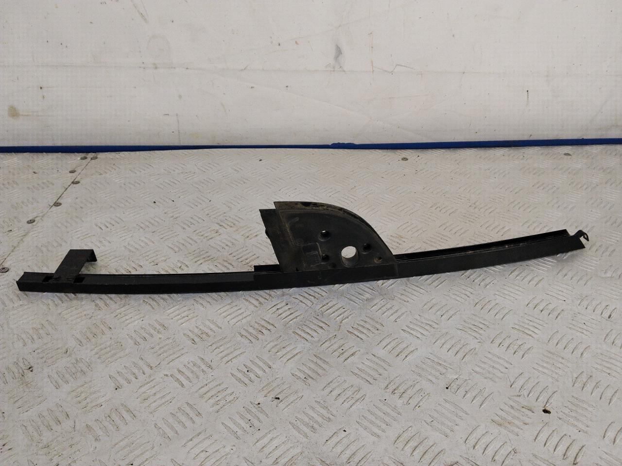 направляющая стекла Mercedes-Benz A-Класс W168 (1997 - 2001), 228043015 - фото №1