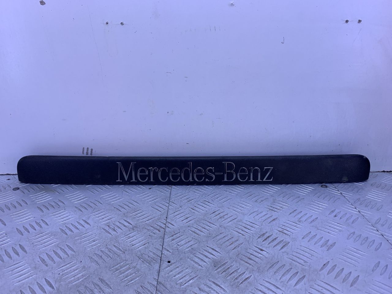 накладка подсветки номера Mercedes-Benz Vito W639 (2003 - 2010), A6397431130 - фото №1