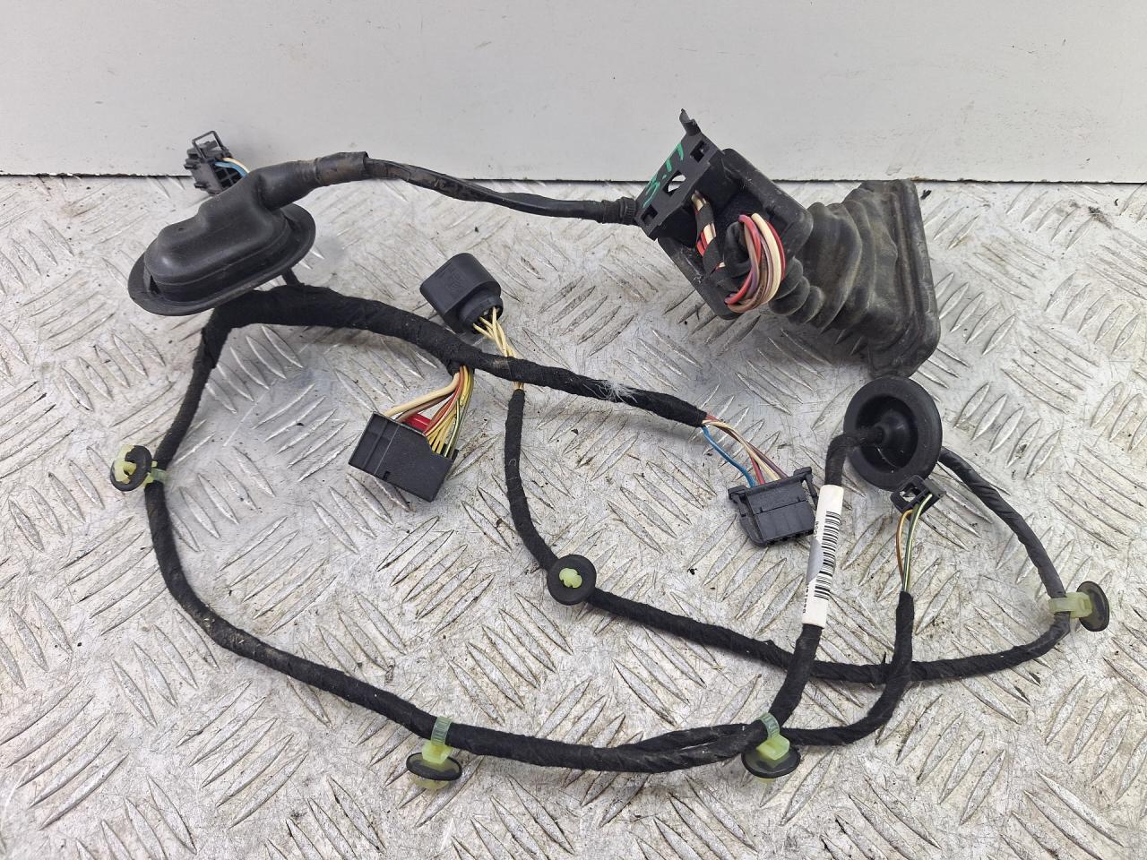 дверная проводка Volkswagen Passat B6 2008, 1.8 л., BZB, бензин, 6МКПП, черный, универсал, передний привод, 3C4971694KJ - фото №1