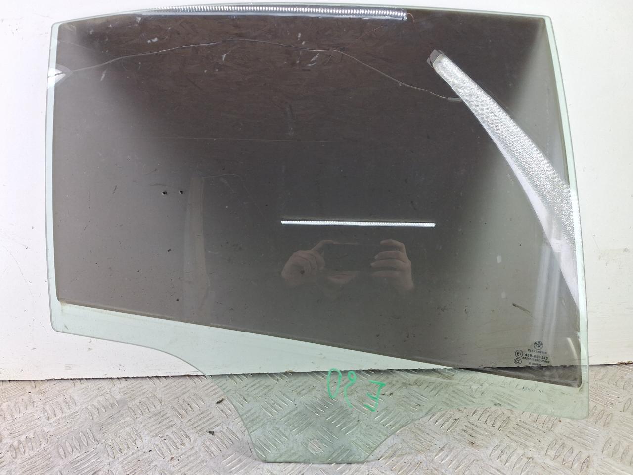 стекло двери задней правой BMW 3 серия E90/E91/E92/E93 2005, 2.5 л., N52 B25 AF, бензин, МКПП, серый, седан, задний привод - фото №1