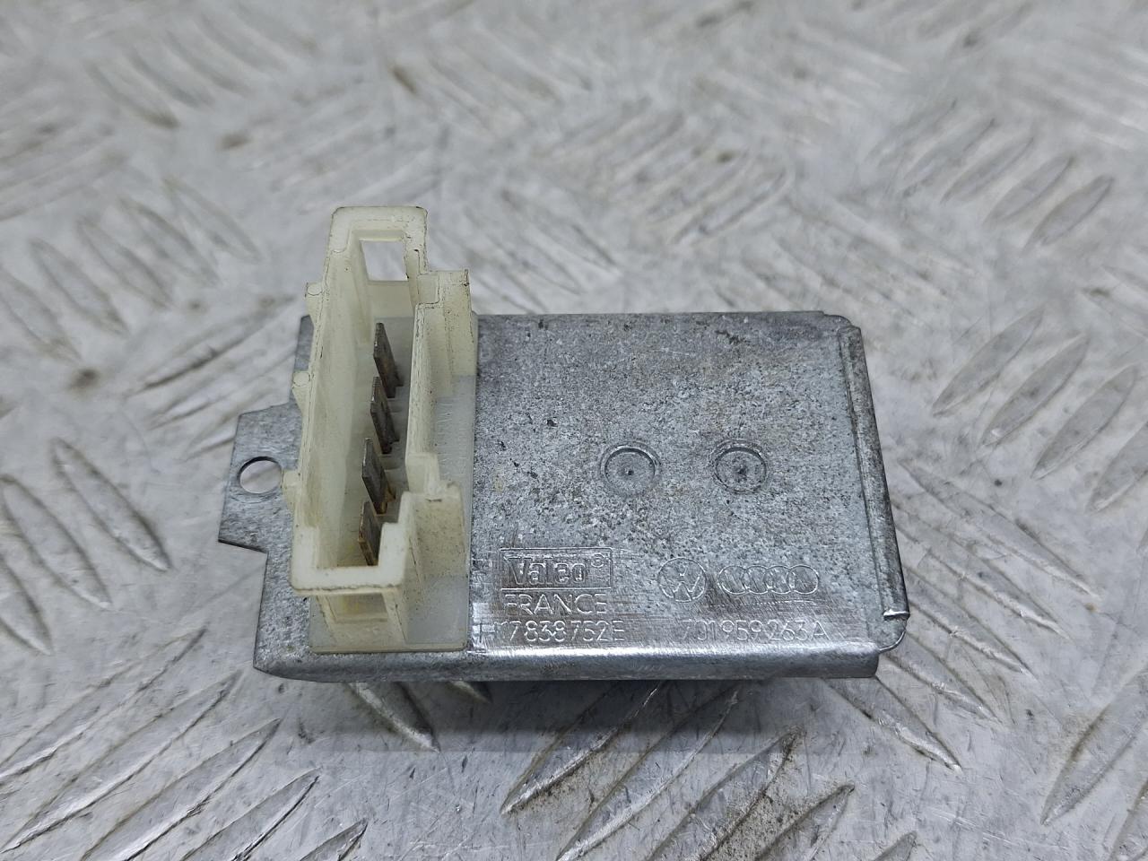 сопротивление печки Volkswagen Passat B4 (1993 - 1997), 701959263A, H17838752E - фото №1