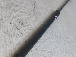 амортизатор капота Renault Duster 1 поколение HSM 2014, 1.6 л., K4M 696, бензин, 5МКПП, внедорожник 5 дв.