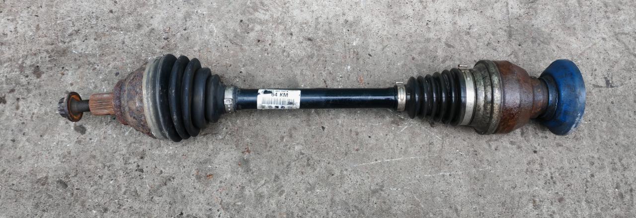 полуось передняя правая (приводной вал, ШРУС) Volkswagen Tiguan 1 поколение 2009, 2.0 л., CBAB, дизель, МКПП, внедорожник 5 дв., 5N0407764K - фото №1