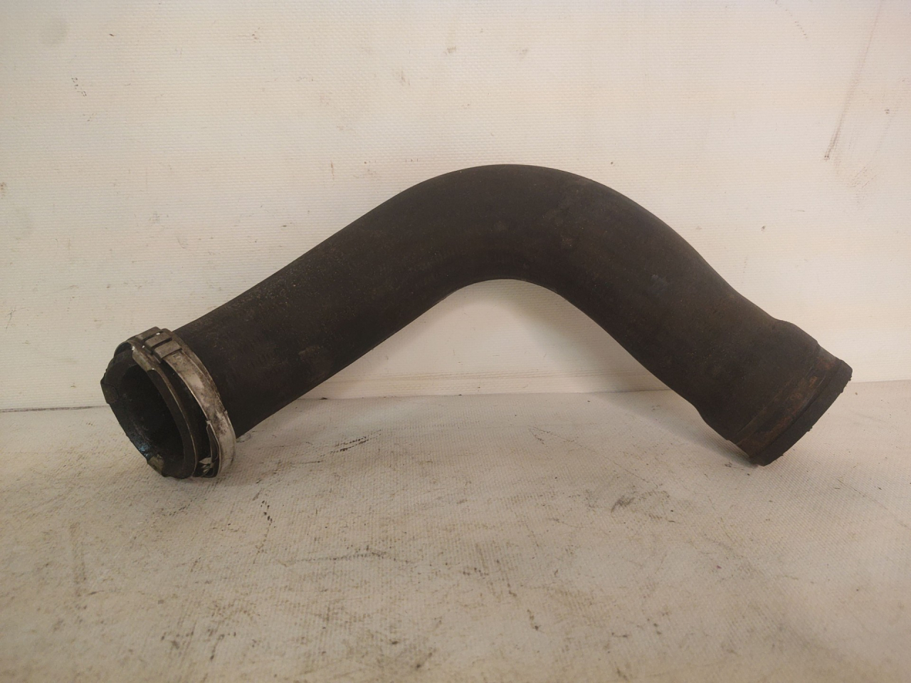 патрубок интеркулера Mercedes-Benz Vito W639 2006, 2.2 л., OM 646.983, дизель, 6МКПП, фургон, A6395283082 - фото №1