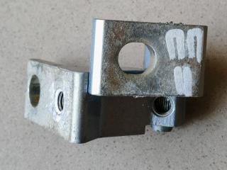 петля двери Volkswagen Tiguan 1 поколение 2009, 2.0 л., CBAB, дизель, МКПП, внедорожник 5 дв., 5N0831402