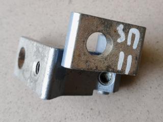 петля двери Volkswagen Tiguan 1 поколение 2009, 2.0 л., CBAB, дизель, МКПП, внедорожник 5 дв., 5N0831402