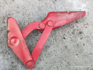 петля капота правая IVECO Daily 3 поколение 35s12 2004, 2.3 л., F1AE0481B, дизель, 5МКПП, фургон, 56087045
