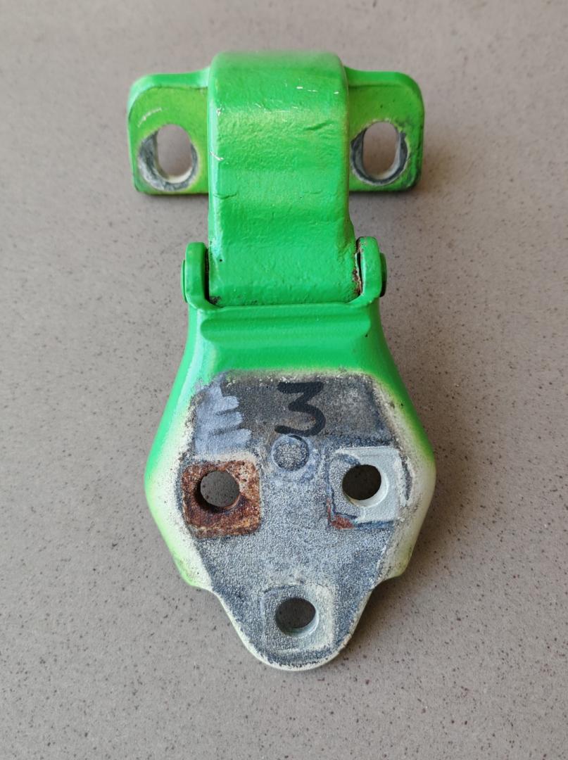 петля двери IVECO Daily 6 поколение 35c12 2017, 2.3 л., F1AFL411B, дизель, АКПП, грузовик, 504131917 - фото №1