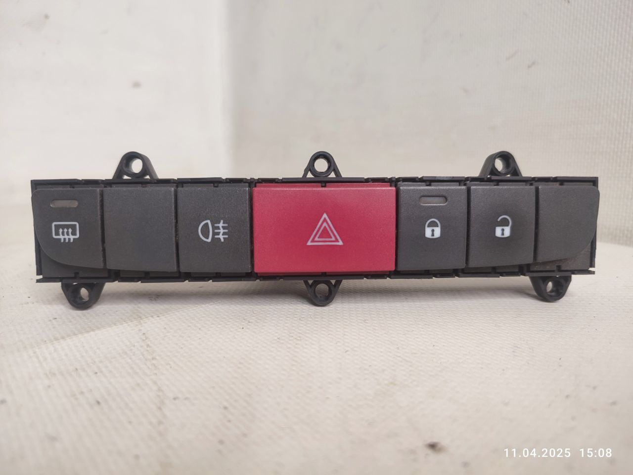кнопка аварийной сигнализации Citroen Jumper 2 поколение 2007, 2.2 л., 4HU (P22DTE), дизель, 6МКПП, фургон, 6554TR - фото №1