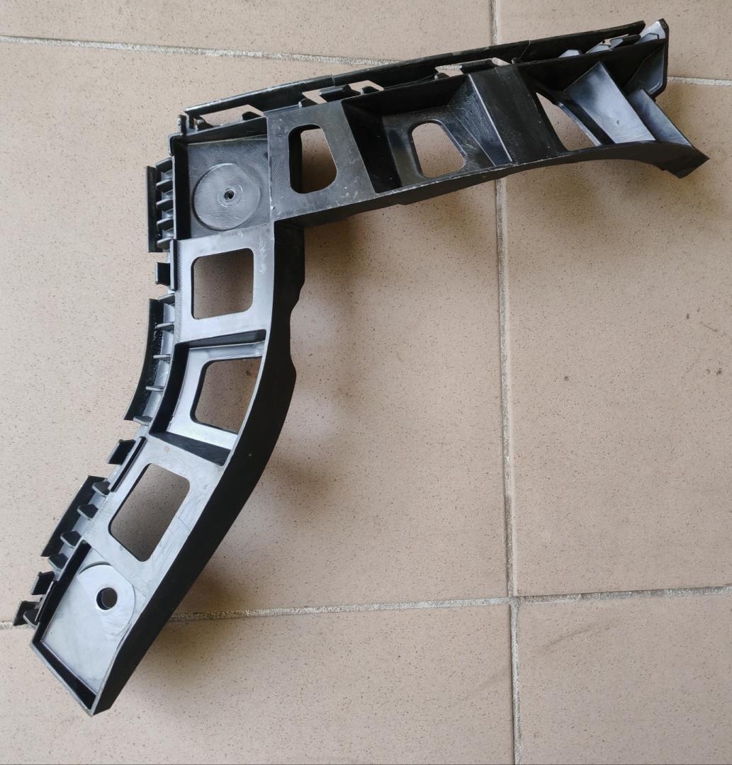 Крепление бампера заднего Volkswagen Tiguan 1 поколение 2009, 2.0 л., CBAB, дизель, МКПП, внедорожник 5 дв., 5N0807393A - фото №1