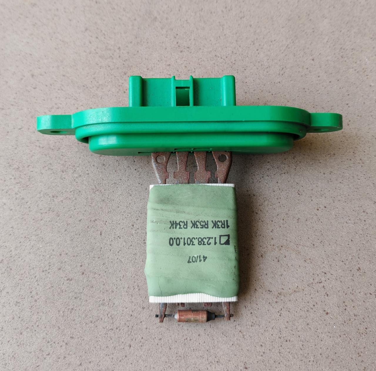 сопротивление печки IVECO Daily 4 поколение 35C15 2008, 3.0 л., F1CE0481F, дизель, МКПП, фургон, задний привод, 500326616 - фото №1