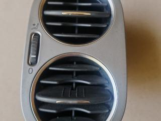 дефлектор обдува салона Volkswagen Tiguan 1 поколение 2009, 2.0 л., CBAB, дизель, МКПП, внедорожник 5 дв., 5M0819759, 5M0819710, 5N0819704A