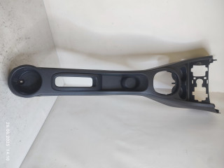 консоль салона Renault Duster 1 поколение HSM 2014, 1.6 л., K4M 696, бензин, 5МКПП, внедорожник 5 дв., 969107309R