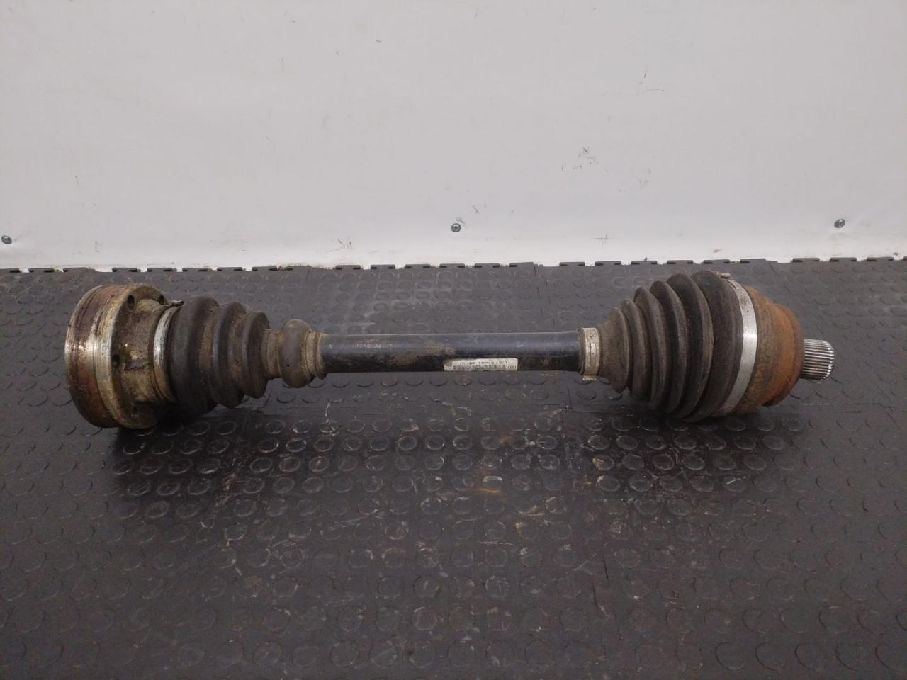 полуось передняя правая (приводной вал, ШРУС) Volkswagen Transporter T5 2005, 2.5 л., дизель, МКПП, микроавтобус, 701407271M