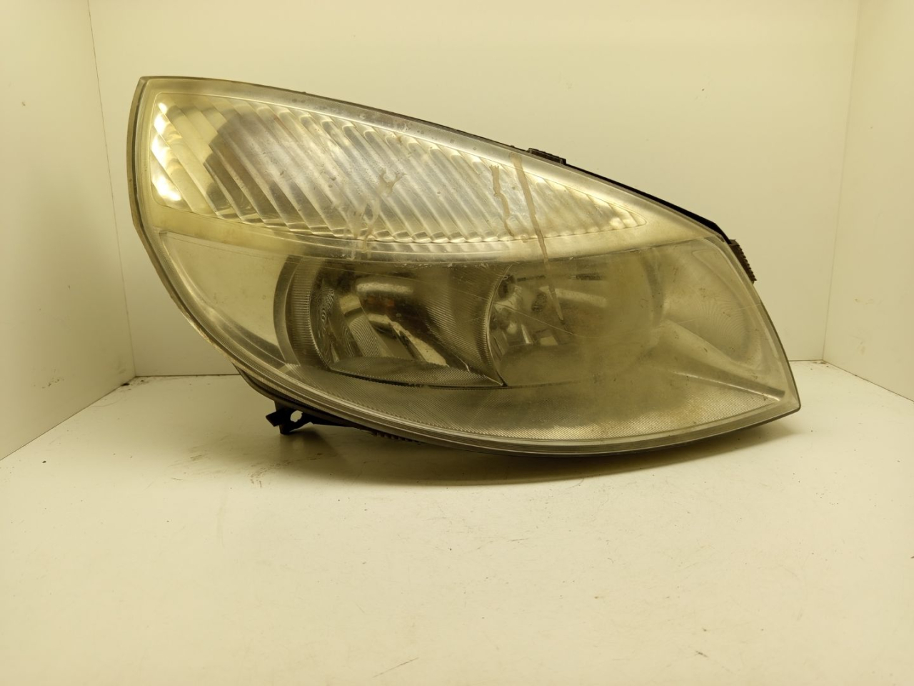 фара правая Renault Scenic 2 поколение 2003, 15810400RE