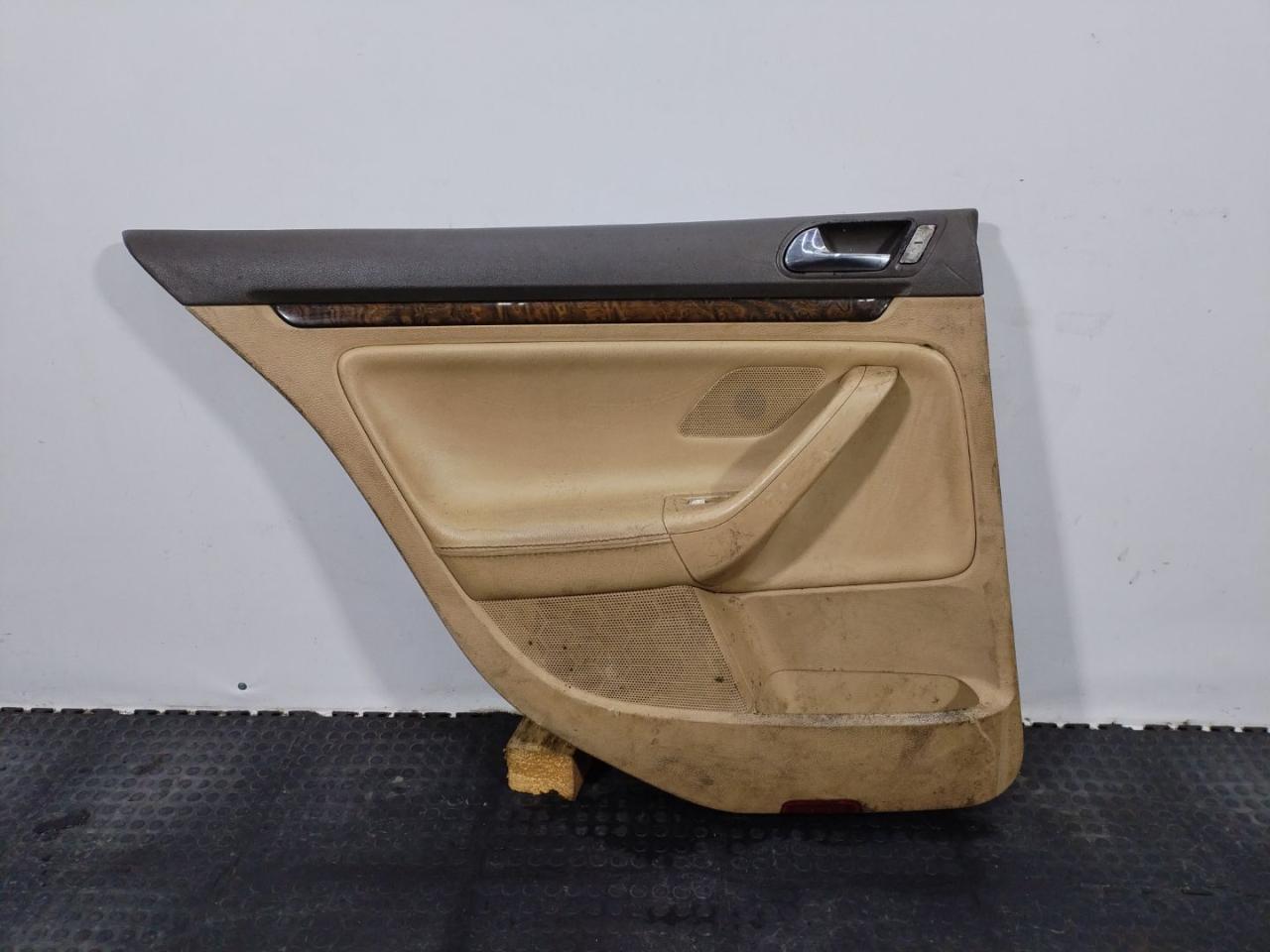 обшивка двери задняя левая Volkswagen Jetta 5 поколение 2006, седан, 1K4867487