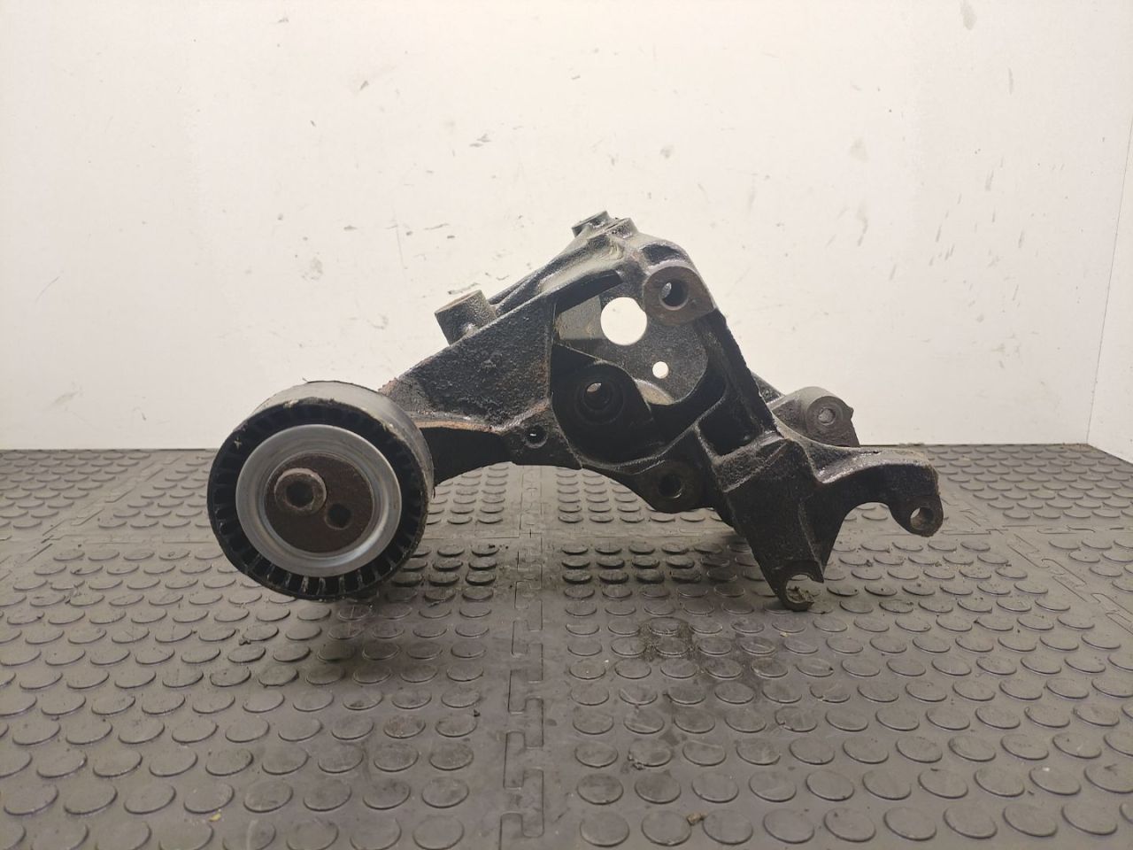 кронштейн генератора Citroen Berlingo 1 поколение (M49) 2002, 1.9 л., WJY (DW8B), дизель, МКПП, минивэн, 9635460080