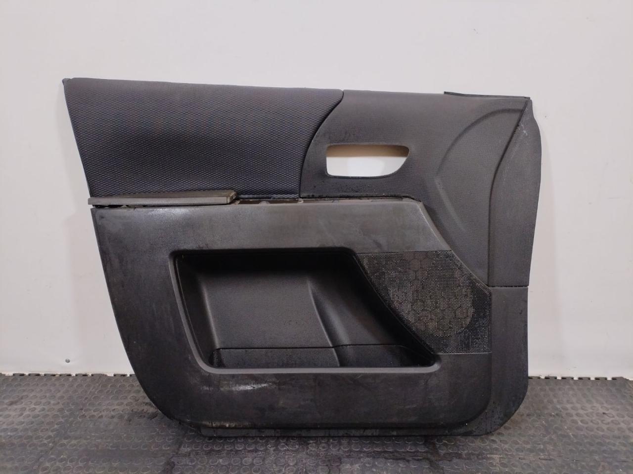 обшивка двери передняя левая Mazda 5 CR [рестайлинг] 2007, минивэн