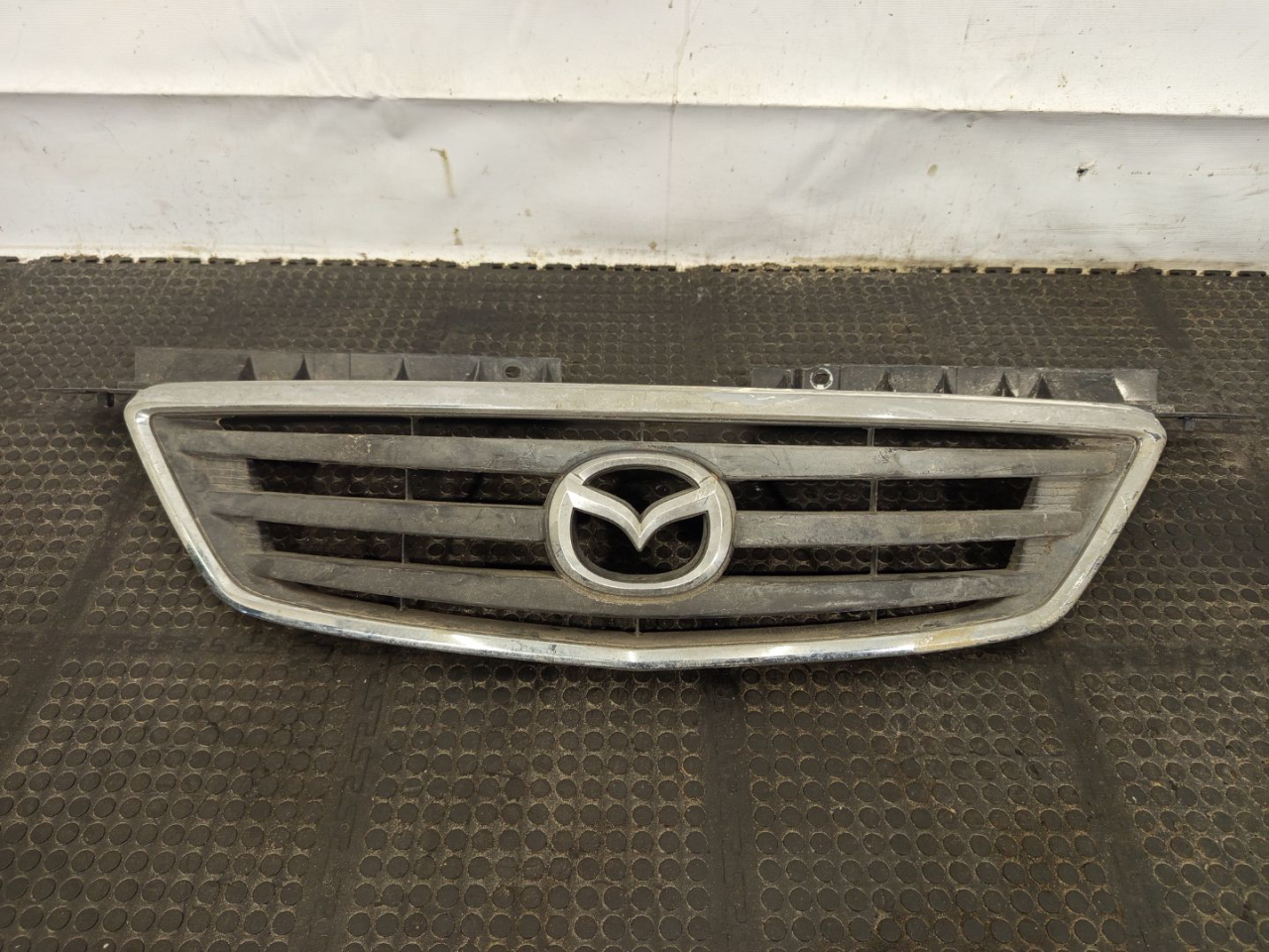 решетка радиатора Mazda MPV LW 2000, минивэн
