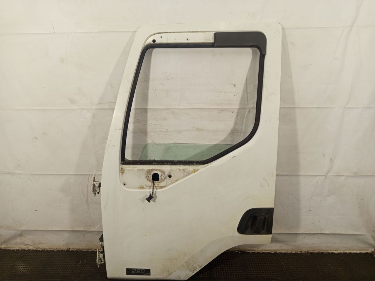 дверь передняя левая Renault Midlum 1 поколение 2001, грузовик