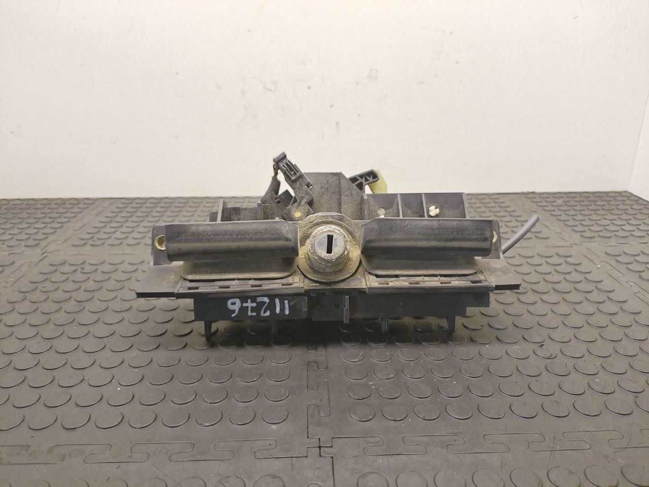 ручка открывания багажника Audi A3 8L 1999, хетчбэк 5 дв., 4B0827565, 8D9827565
